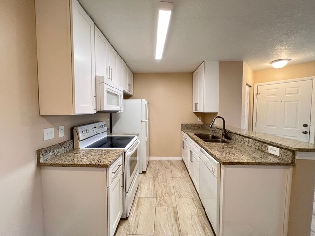 Building Photo - Lake Mary - Condo