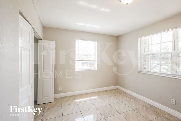 Building Photo - 171 W 63rd St