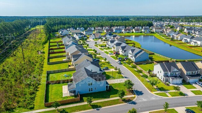 Building Photo - 201 Bigleaf Ct