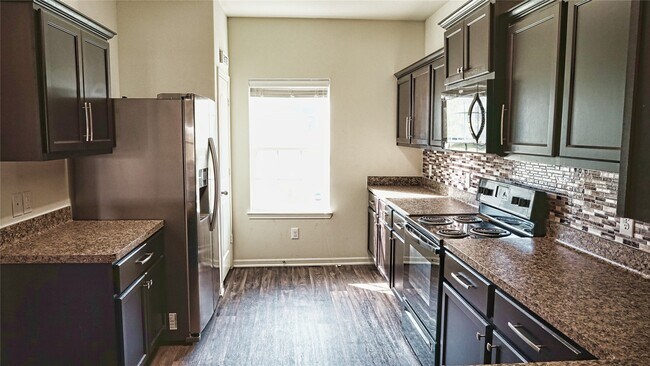 Building Photo - 10510 Pine Landing Dr