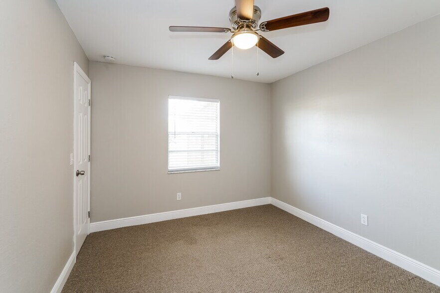 Building Photo - 1620 Cobbler Dr