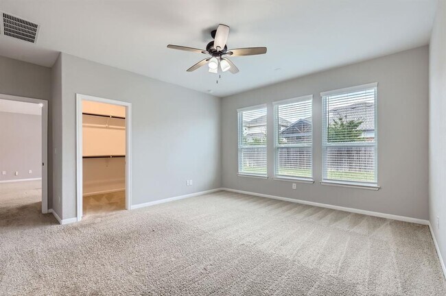Building Photo - 251 Clear Frk Lp