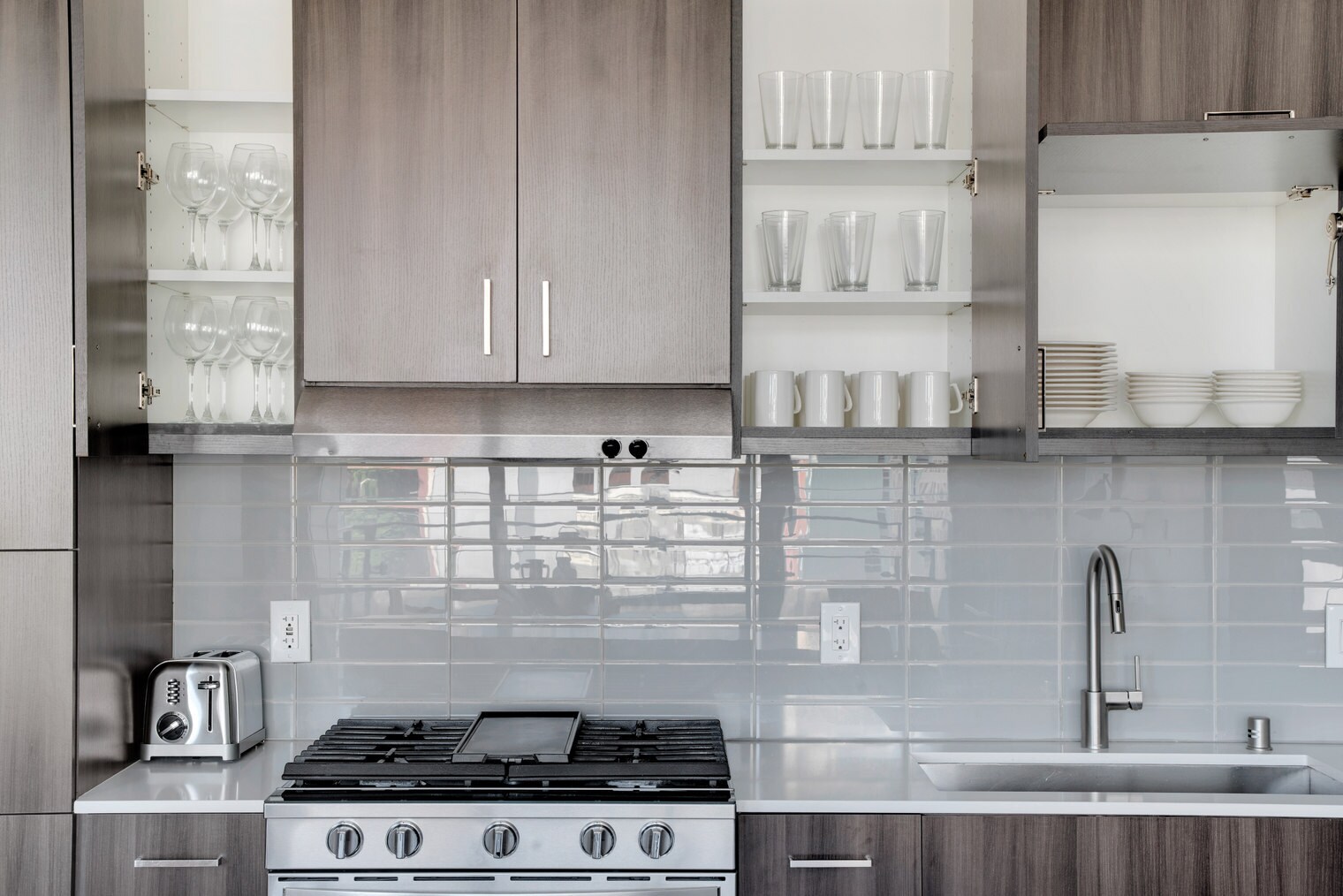 Building Photo - 210 Wall St