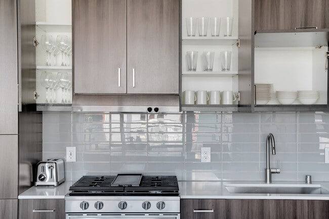 Building Photo - 210 Wall St