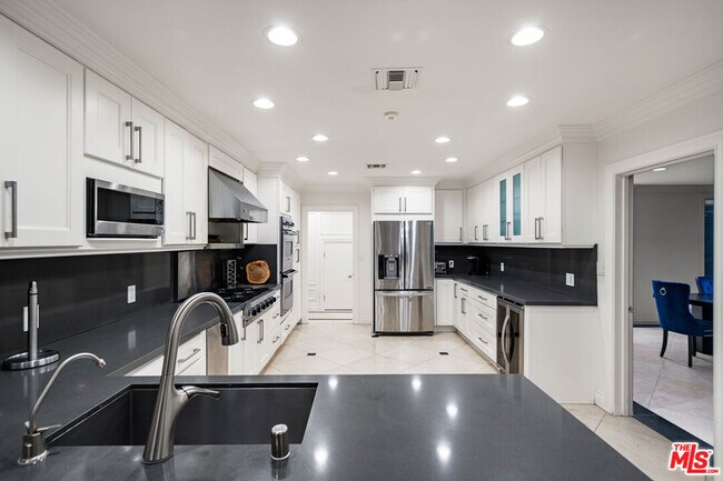 Building Photo - 16221 Elisa Pl