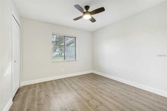 Building Photo - 1052 Manchester Cir