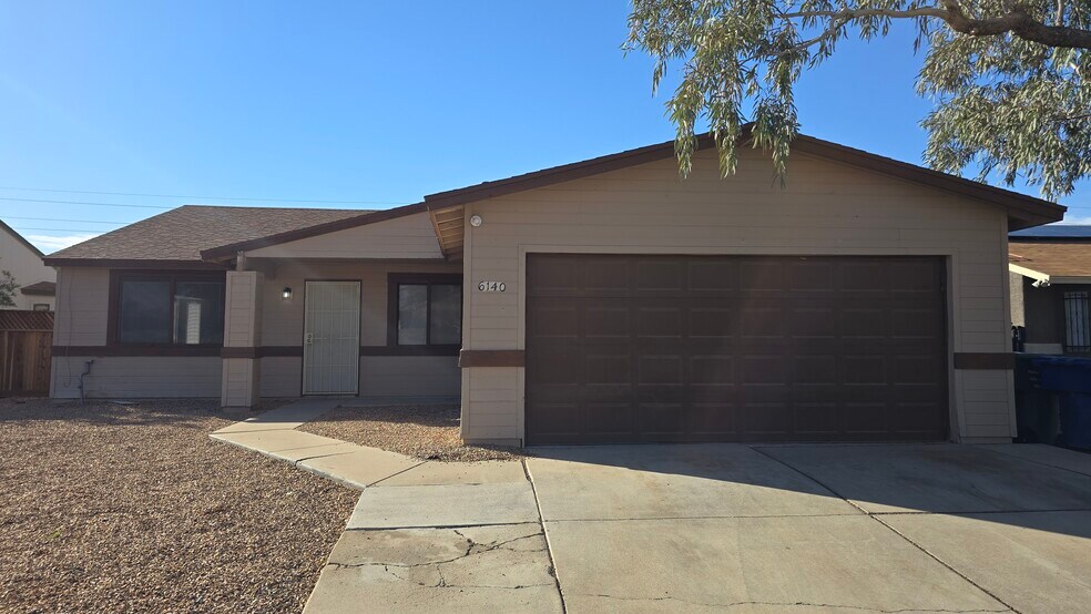 Building Photo - 6140 S Springbrook Dr