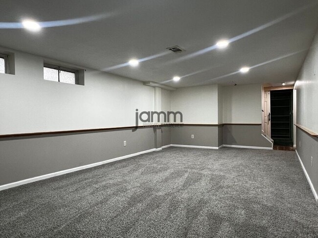 Building Photo - 2702 Grovewood Ave