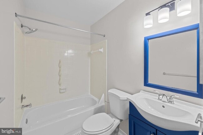 Building Photo - 8640 Dellway Ln