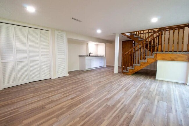 Building Photo - 4 Bedroom 3 Bathroom 2 Car Garage