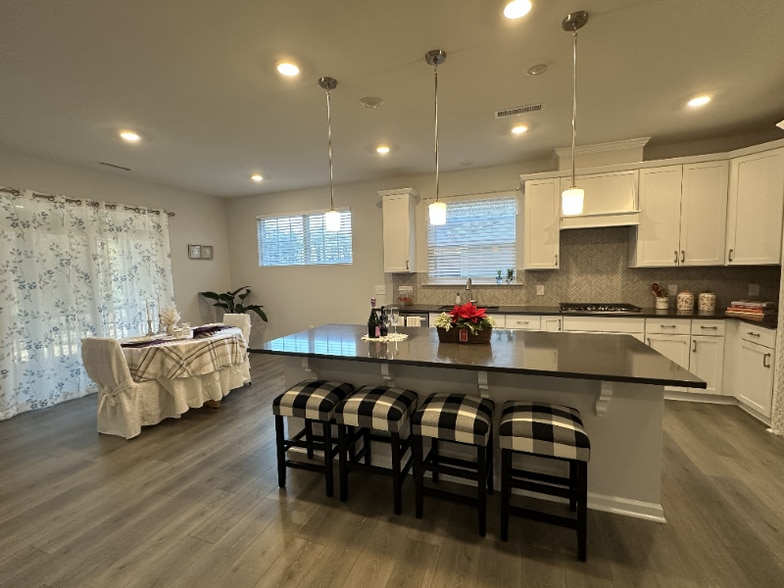 Building Photo - 2430 Field Poppy Dr