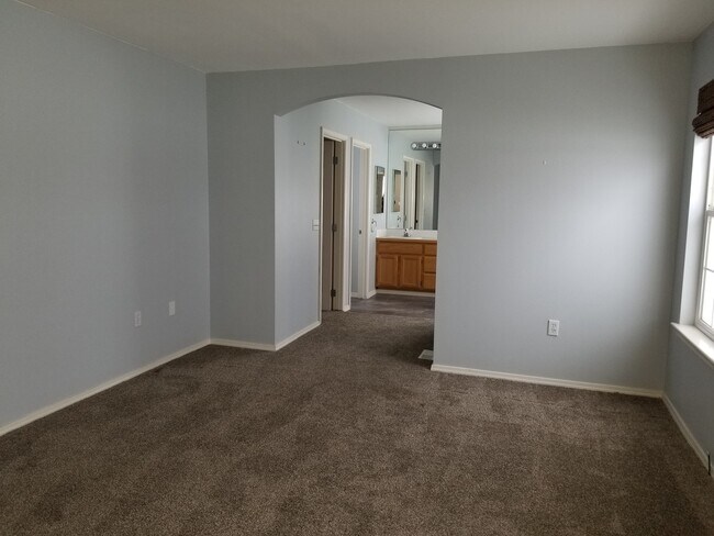 Building Photo - CHRISTMAS SPECIAL - FREE DECEMBER RENT and Pet Friendly in Ephrata