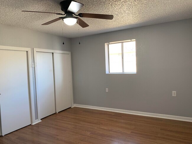 Building Photo - 710 12th St