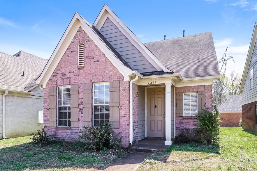 Building Photo - 10093 Woodland Hills Dr
