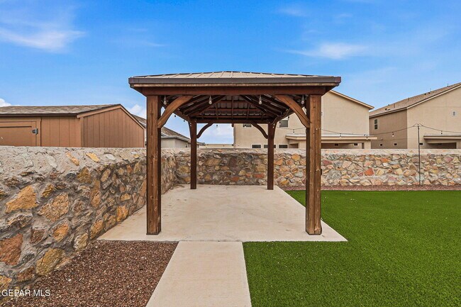 Building Photo - 14705 Tierra Escape Ave