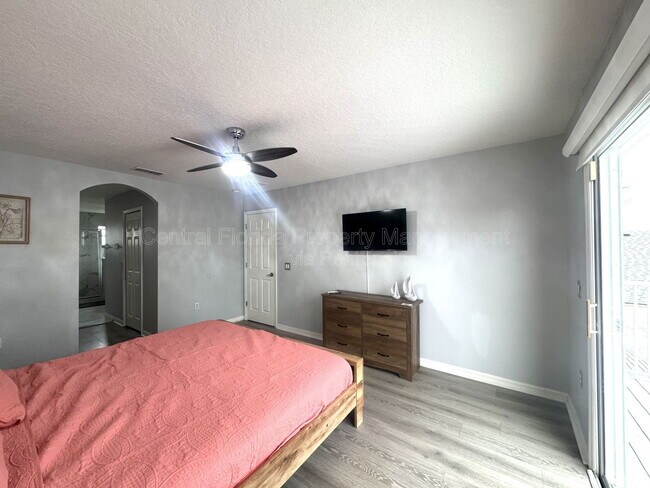 Building Photo - 736 Kildrummy Dr