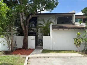 Building Photo - 6712 SW 114th Ave