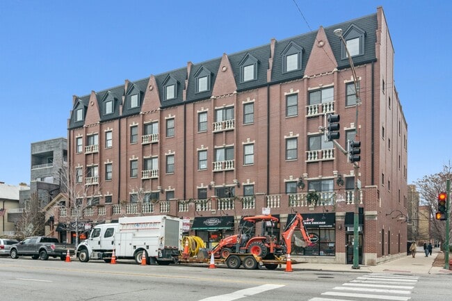 Primary Photo - 1400 W Grand Ave