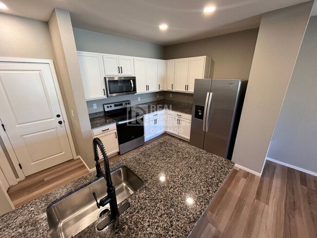 Building Photo - 3644 Ronald Reagan Ave