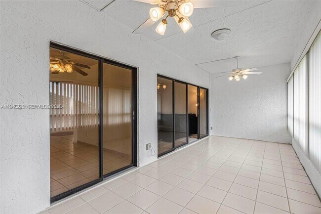 Building Photo - 7507 La Paz Blvd