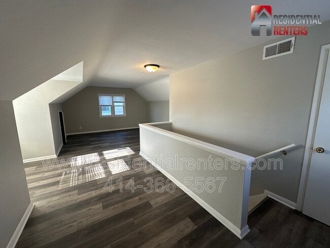 Building Photo - 4464 N 38th St