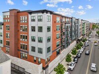 Building Photo - 260 Ave E