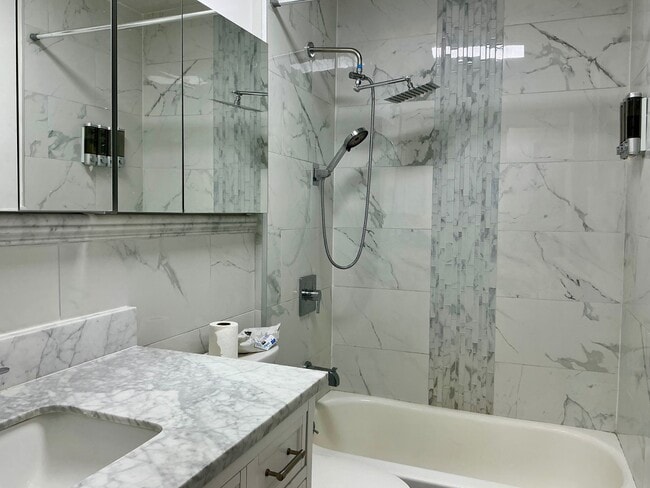 Building Photo - 306 Jefferson Ave