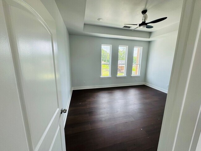Building Photo - 8134 Penrod St