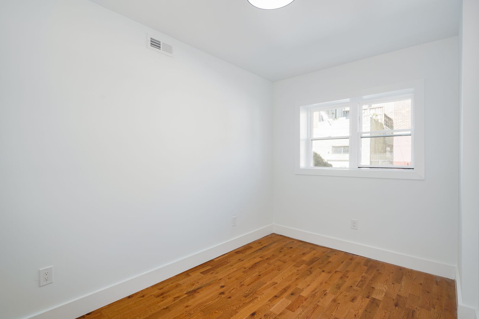 Building Photo - 724 Dickinson St