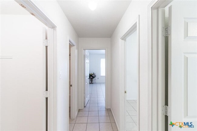 Building Photo - 3603 Woodrow Dr