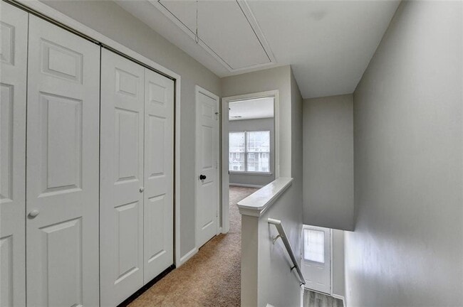 Building Photo - 903 Redwood Dr