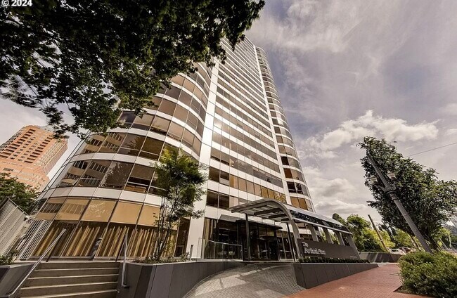 Building Photo - 1500 SW 5th Ave