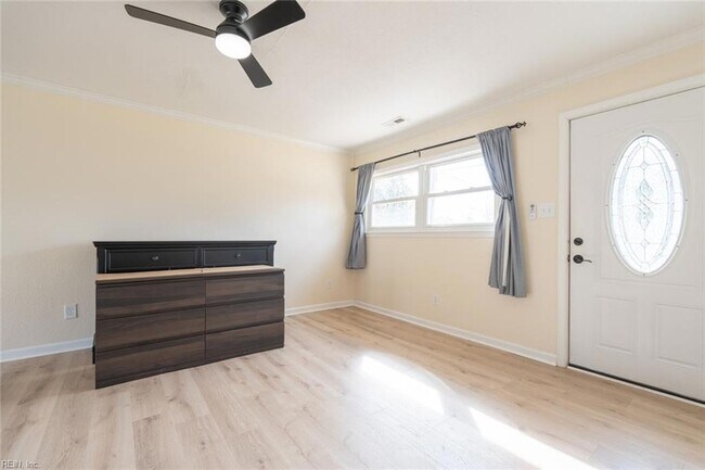 Building Photo - 3528 Chester St