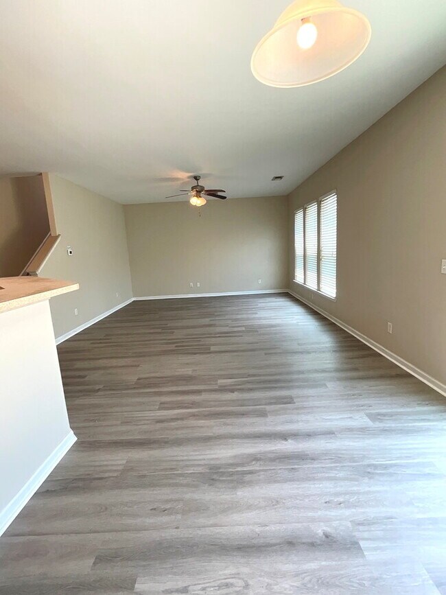 Building Photo - Great Amenities