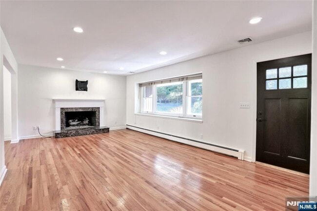 Building Photo - 43 Forest Dr