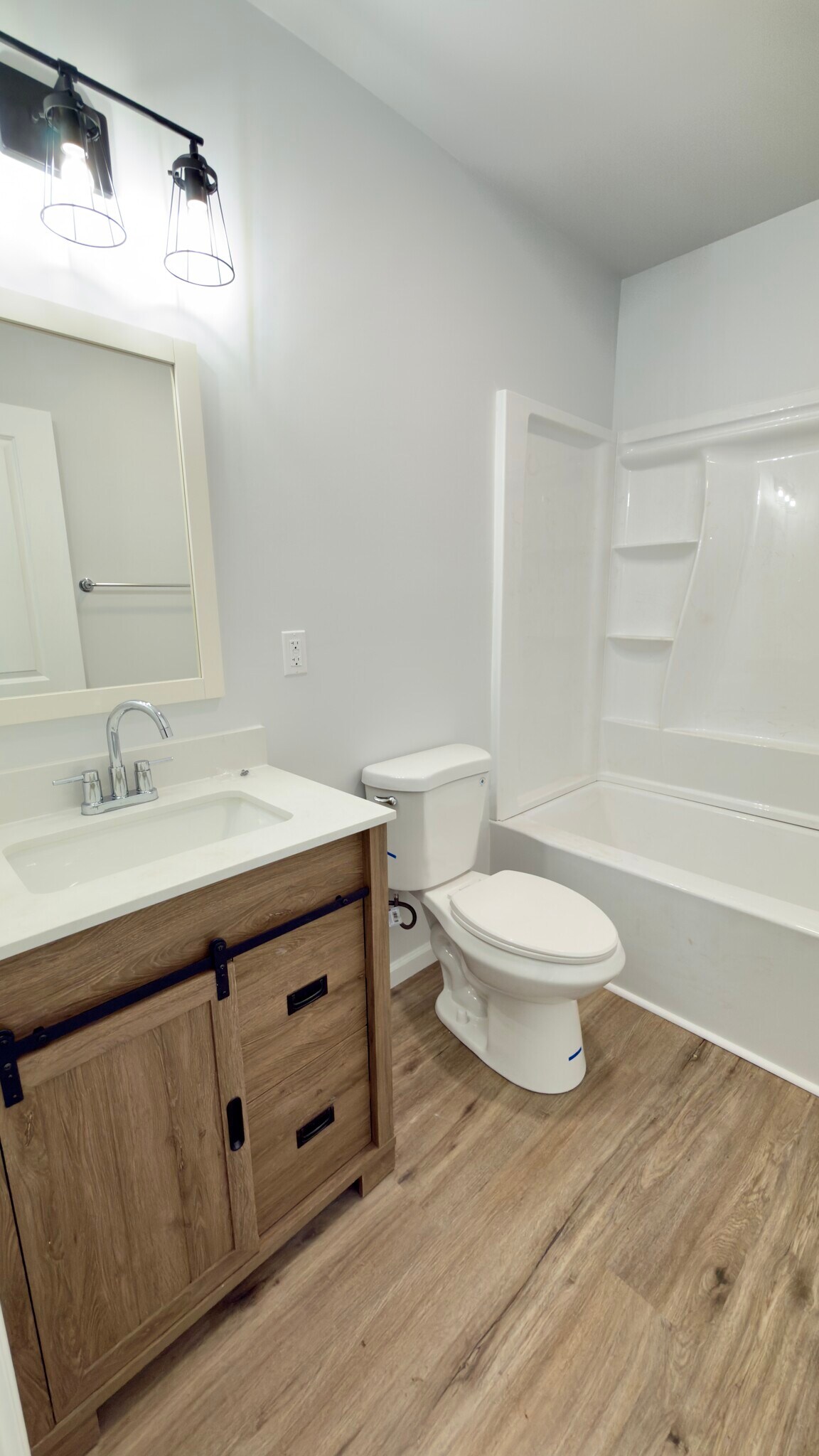 Building Photo - 403 N Walnut St