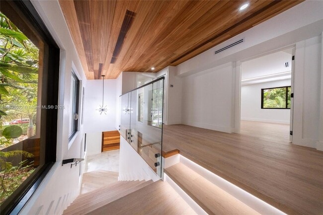 Building Photo - 6525 SW 133rd Dr
