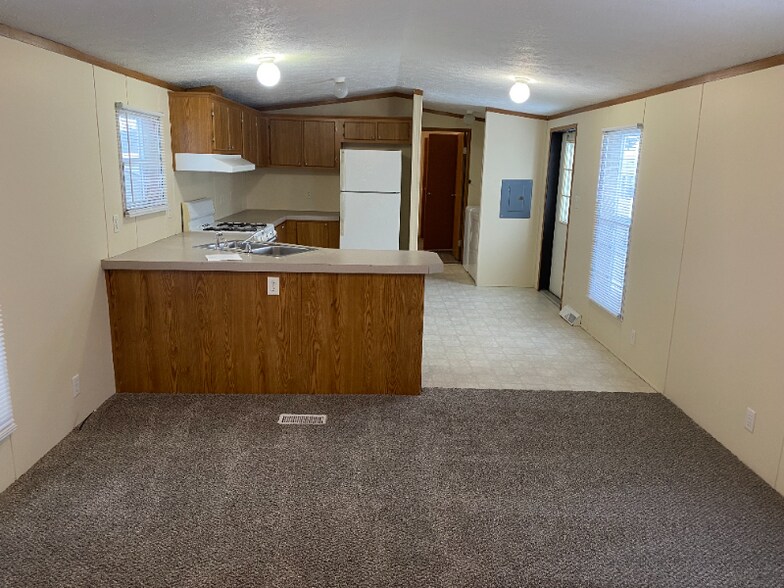 Building Photo - 1882 Stafford Ct