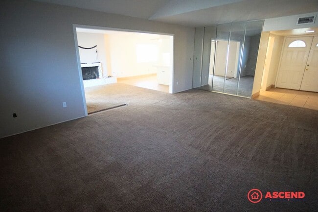 Building Photo - Gorgeous Home in Stockdale Park!