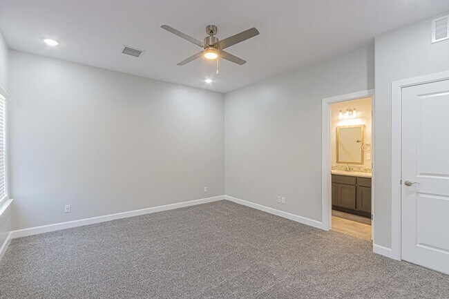 Building Photo - 15153 Method-