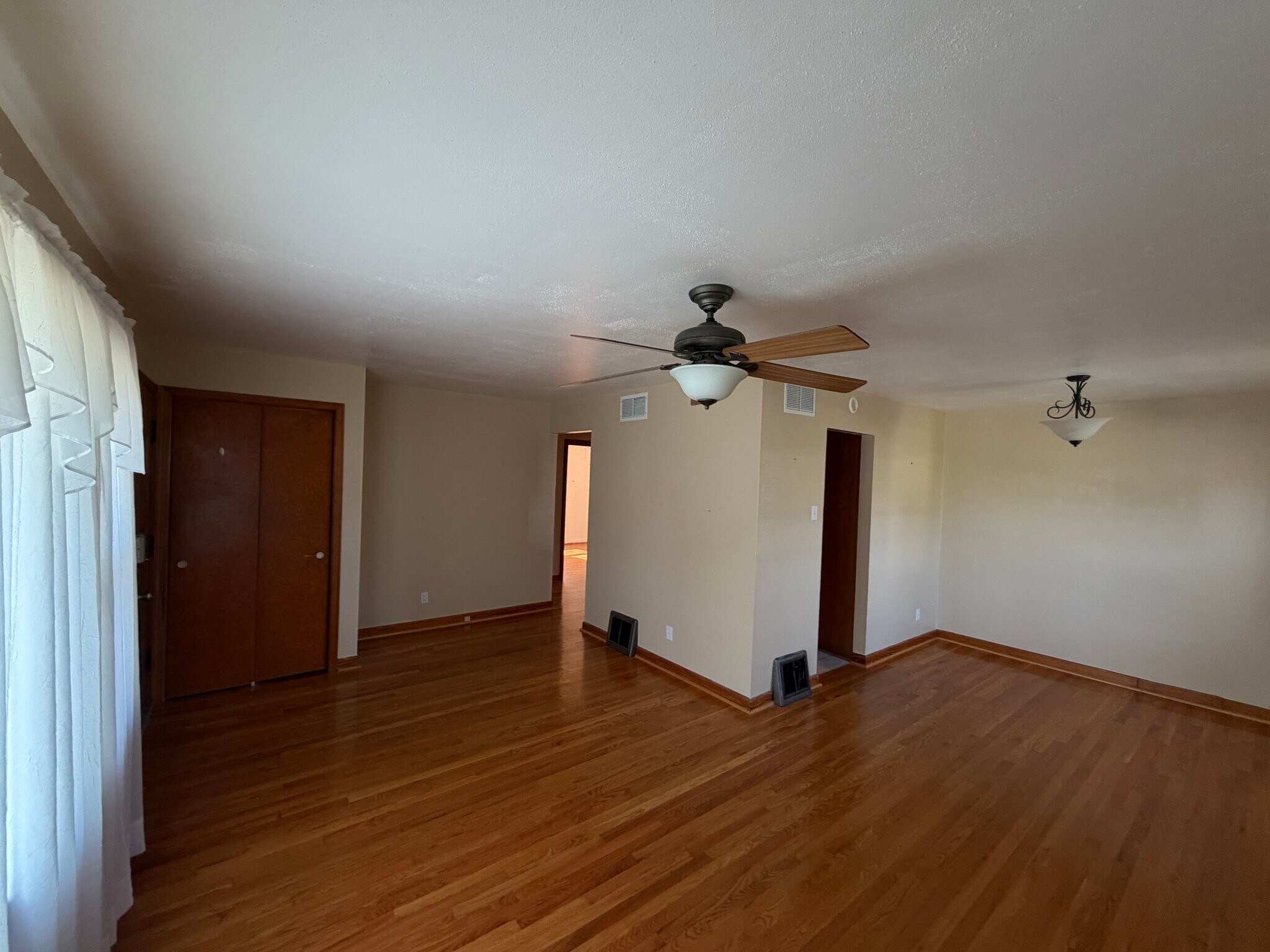 Building Photo - 10310 Millwood Ave