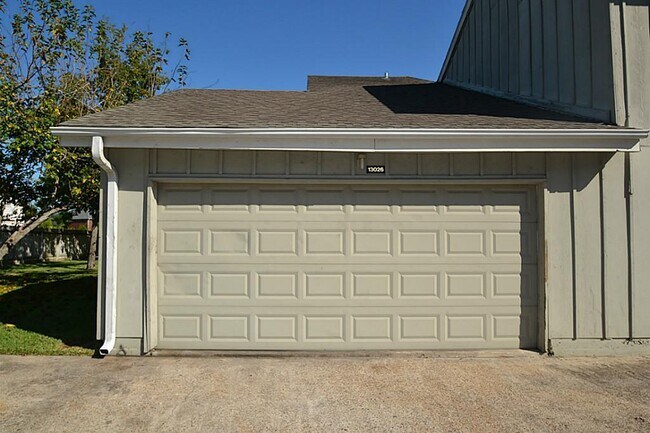 Building Photo - 13026 Wirevine Ln
