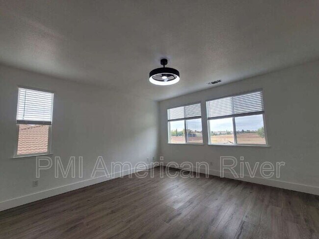 Building Photo - 4265 Thalia Way