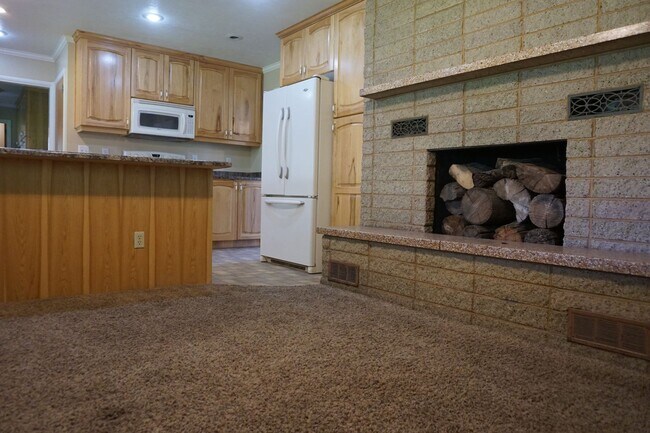 Building Photo - Murray 5 Bedroom Rambler Home