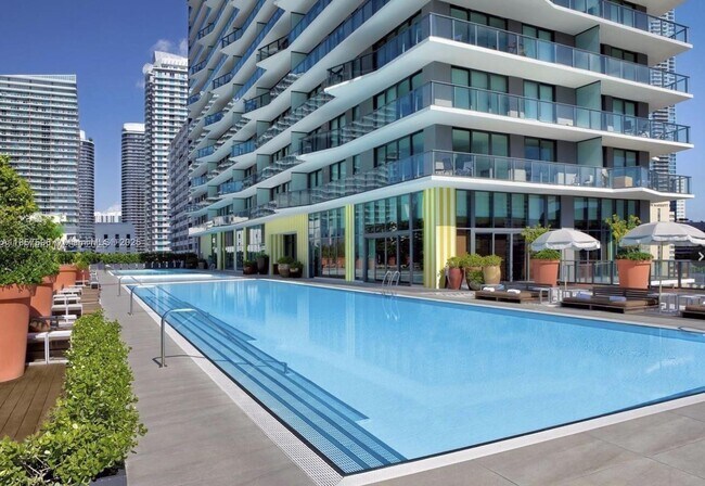 Building Photo - 1300 S Miami Ave