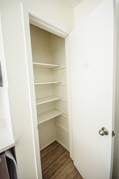 Building Photo - 6208 Glen Meadow Dr