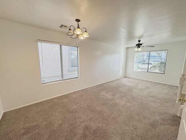 Building Photo - 4 BED, 2.5 BATH HOME IN CIRCLE CROSS RANCH SAN TAN VALLEY, AZ