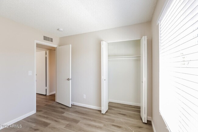 Building Photo - 13232 N 56th Ave