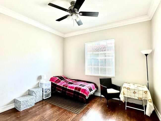 Building Photo - GORGEOUS 3 BEDROOM 2 BATH HOME IN PARKLAND
