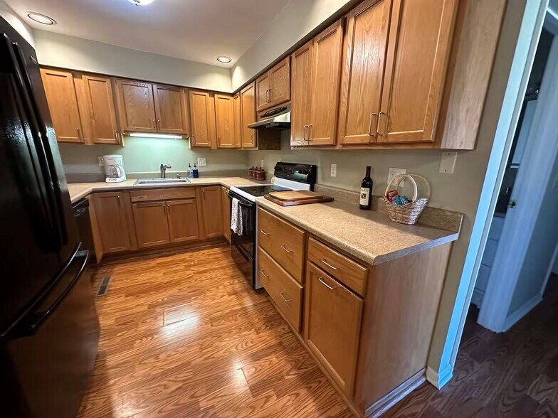 Building Photo - 101 N East St